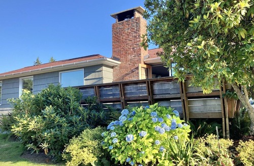 South Colby House | Relaxing Vashon Getaway -Private 2 BD House w/view