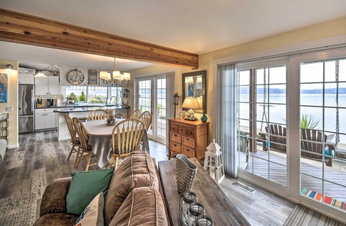 Tillicum House | Relaxing Waterfront Escape ~ 11 Mi to Olympia