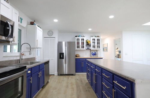 Palm Harbor House | Relaxing/Waterfront/Dog friendly/Intracoastal access - 10 min from the beach