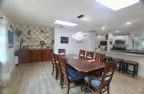 Palm Harbor House | Relaxing/Waterfront/Dog friendly/Intracoastal access - 10 min from the beach