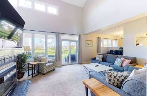 The Blue Mountains Condo | Relaxing Wintergreen Home | Golf/Mins to Blue