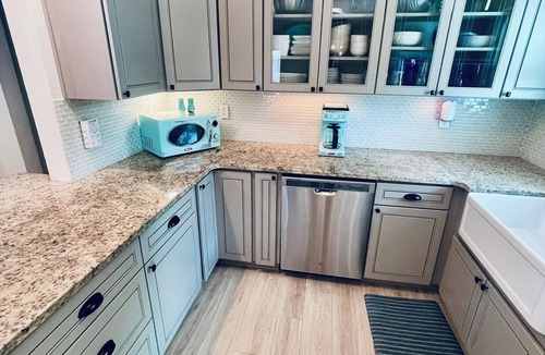 Downtown House | "RELAXMORE IN PARADISE" Sarasota Getaway Private Salt-Water Pool & Jacuzzi