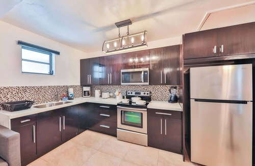 Hallandale Beach House | Release your nature