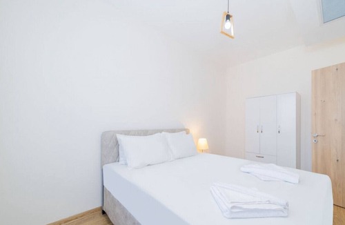 Kepez Apartment | Remarkable Flat with Shared Pool in Kepez