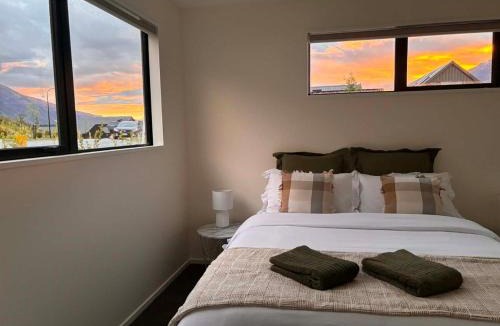 Kawarau Falls Apartment | Remarkables view