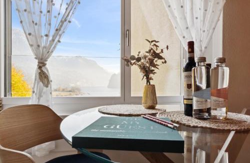 Ingenbohl Apartment | ReMo I Lake View Studio 1 - 2 Personen I See - Bergsicht I 40" Smart TV I Dusche, Fahrstuhl und Parkplatz
