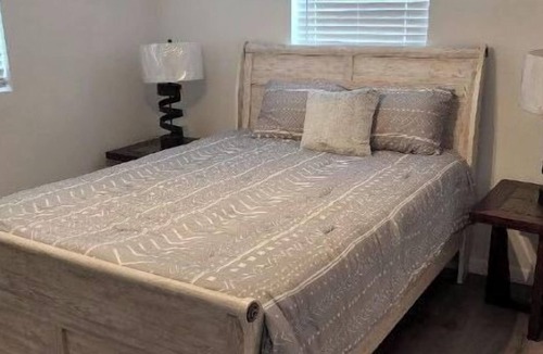 Bayonet Point Apartment | Remodeled 2/1 everything new close to Hospitals