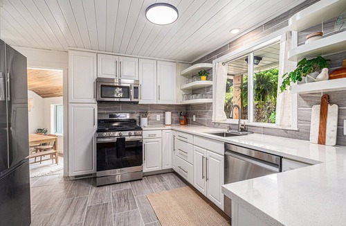 Fennville House | Remodeled 2-bedroom house with hot tub, 7mins to Saugatuck & beach