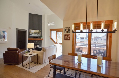 River Run Condo | Remodeled 2BR/3BA River Run Luxe Vaulted Ceilings Washer/Dryer Sleeps 8