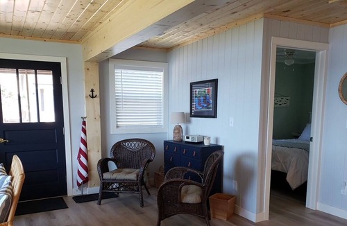 Bemidji Cabin | Remodeled Beachfront Cabin on Wolf Lake w/ dock & firepit!