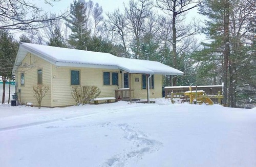 Au Train House | Remodeled cozy home on the AuTrain River w/gas fireplace