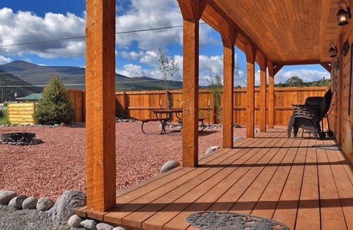 South Fork House | Remodeled, Mountain View Cabin w/Fireplace, Firepit & WiFi - Dogs Welcome