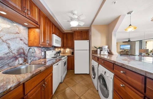 Kahana Condo | Remodeled OceanFront Condo w Wonderful Ocean Views-Valley Isle 401