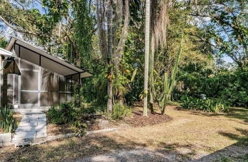 East County Civic Group House | Remodeled Open floor Plan -Private house with a large yard - Pet Friendly