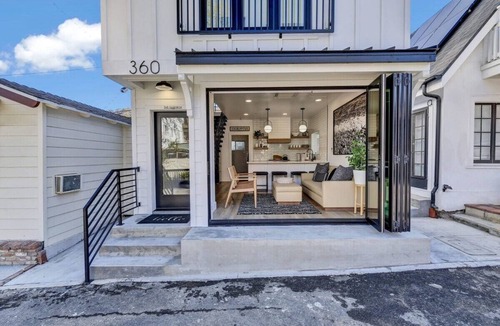 Avalon House | Remodeled Rooftop Deck Home | Casino & Ocean Views