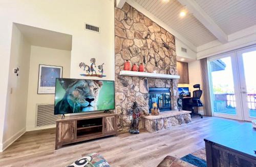 Oak Creek House | Remodeled Sedona Townhome on Golf Course with Stunning Red Rock Views