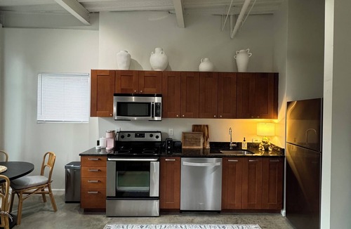 Athens Apartment | Remodeled Studio Condo - Perfect for Game Days!