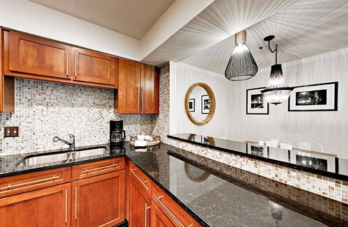 Academy Square Condo | REMODELED & SUPER STYLISH 1BR - DOWNTOWN NASHVILLE