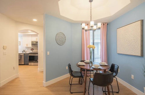 Kierland Condo | Remodeled Walkable King bd Adjacent Kierland Golf