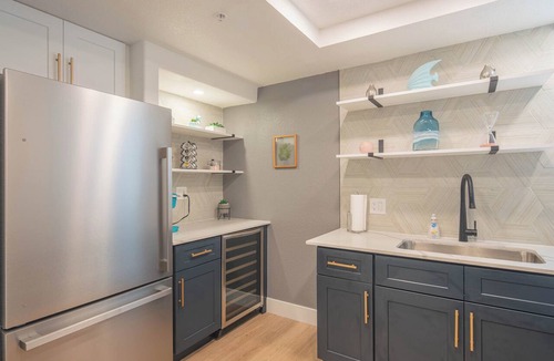 Kierland Condo | Remodeled Walkable King bd Adjacent Kierland Golf