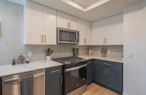 Kierland Condo | Remodeled Walkable King bd Adjacent Kierland Golf