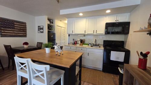 River Ranch Apartment | Remodeled Westgate Cottage Near Pool & Rodeo 316