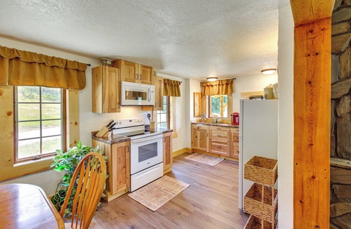 Custer Cabin | Remote Custer Cabin w/ Fire Pit & Near State Park!