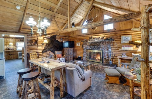 Klamath County House | Remote Escape: Klamath Falls Cabin By Lake & Hikes