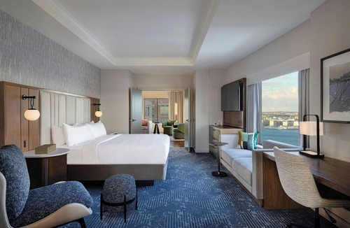 Seaport District Hotel | Renaissance® Boston Seaport District