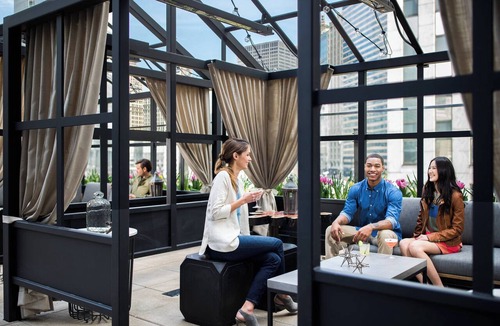 Downtown Chicago Hotel | Renaissance Chicago Downtown Hotel