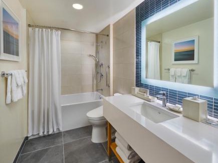 Ala Moana Hotel | Renaissance Honolulu Hotel & Spa