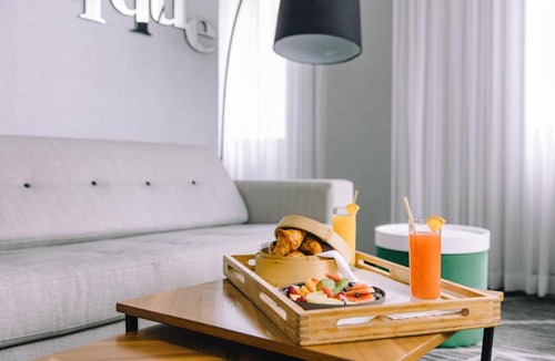 Downtown Montreal Hotel | Renaissance Montreal Downtown Hotel
