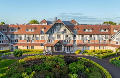 Rueil-Malmaison Hotel | Renaissance Paris Hippodrome de St. Cloud Hotel