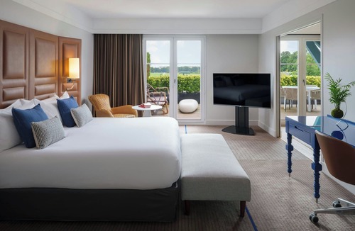 Rueil-Malmaison Hotel | Renaissance Paris Hippodrome De St. Cloud Hotel