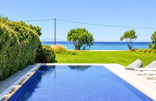 Soroni Villa | Renee Beach Front Executive Luxury Villa