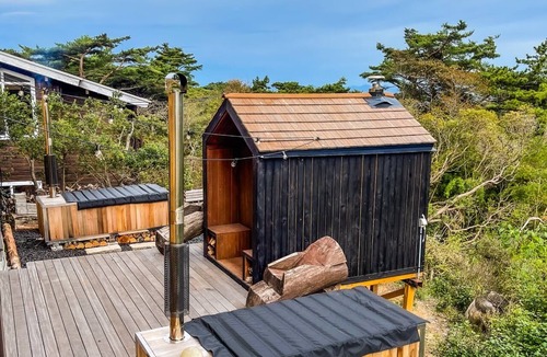 Nada Ward Cabin | RENEST