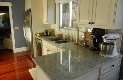Northeast Carmel Cottage | Renovated 2BR, 2 Ba + Den Carmel Charmer - Gingerbread Cottage