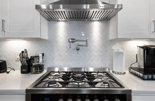Trinidad Hotel | Renovated 2Level Flat+H St+Laundry