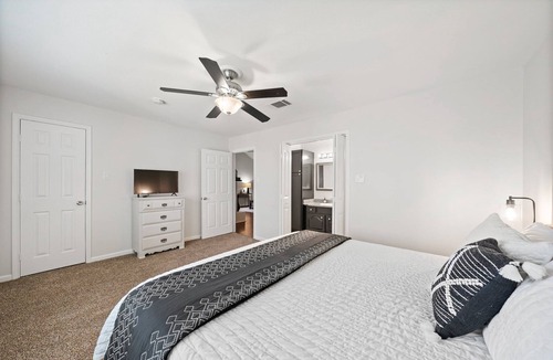 Pasadena House | Renovated 4-Bed Pasadena Home - Near Everything!