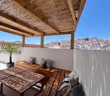 Comares House | Renovated cinema town house in Comares