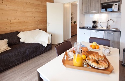 Briancon Apartment | Renovated, comfortable studio · Direct slope access · WIFI · Pets allowed