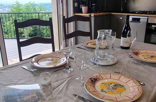 Saint-Chamond Cottage | Renovated cottage with terrace and pets allowed in Saint-Chamond