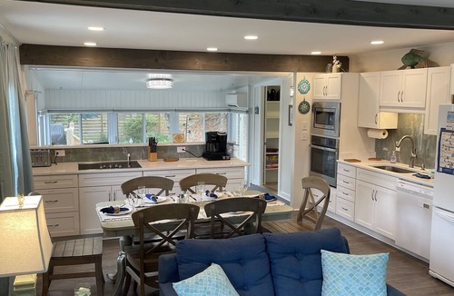 Emerald Isle House | Renovated Emerald Isle Cottage - Private Oceanfront Parking & Boardwalk Access