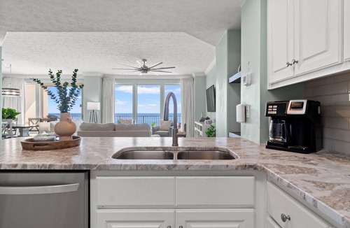 Thomas Drive Condo | Renovated, Family-Focused Gulf Crest Condo! Miles-long views of the shoreline!