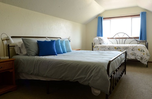 Alton House | Renovated farm house in Alton, UT. Within 45 minutes of Bryce and Zion.