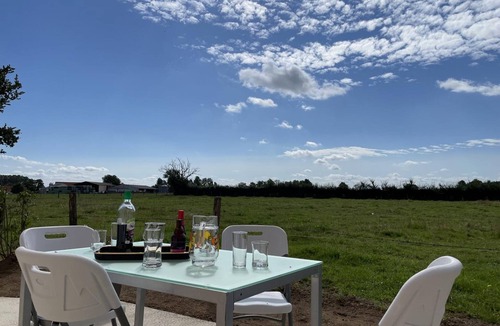 Pierrefitte-sur-Loire Cottage | Renovated cottage in Pierrefitte-sur-Loire with garden and parking
