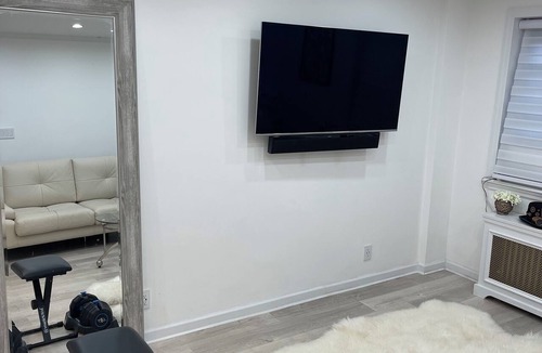 Queens Condo | Renovated-Jacuzzi Tub Home NYC/LGA/JFK Washer/Dryer