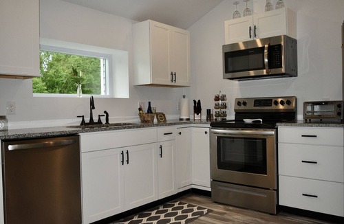 West End Cottage | Renovated Modern Gem w/AC – Walk to Cooperstown All-Star Village, Sleeps 6