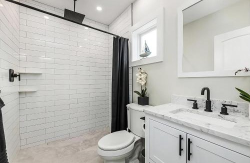 Hyannis House | Renovated & Sophisticated Home Near Beach & Shops!