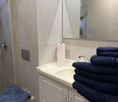 Mamilla Apartment | Renovated Spacious 3bdrm Close to Everything
